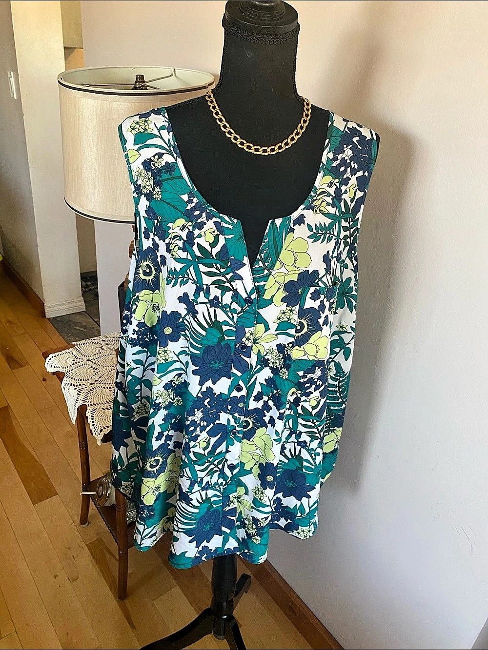 Floral Blouse in Blue & Green Size 2X Like New